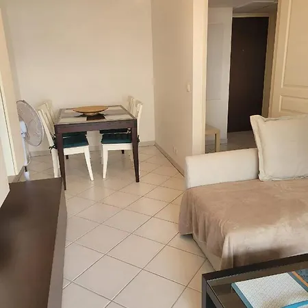 Apartamento Loubet Plage- Entre Et Cannes
