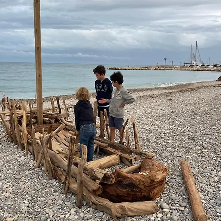 公寓 Loubet Plage- Entre Et Cannes